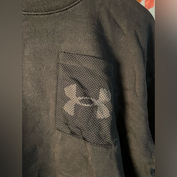 Under Armour Women’s Black Cropped Sweatshirt with Drawstring Loose Style - Picture 2 of 6